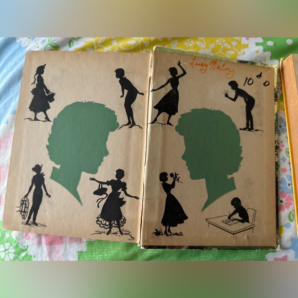 Set of 3 Walt Disney’s Annette Books - Picture 5 of 14